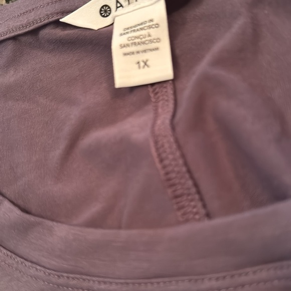 Athleta Stratus ll top purple long sleeve tshirt NWT - Picture 9 of 9
